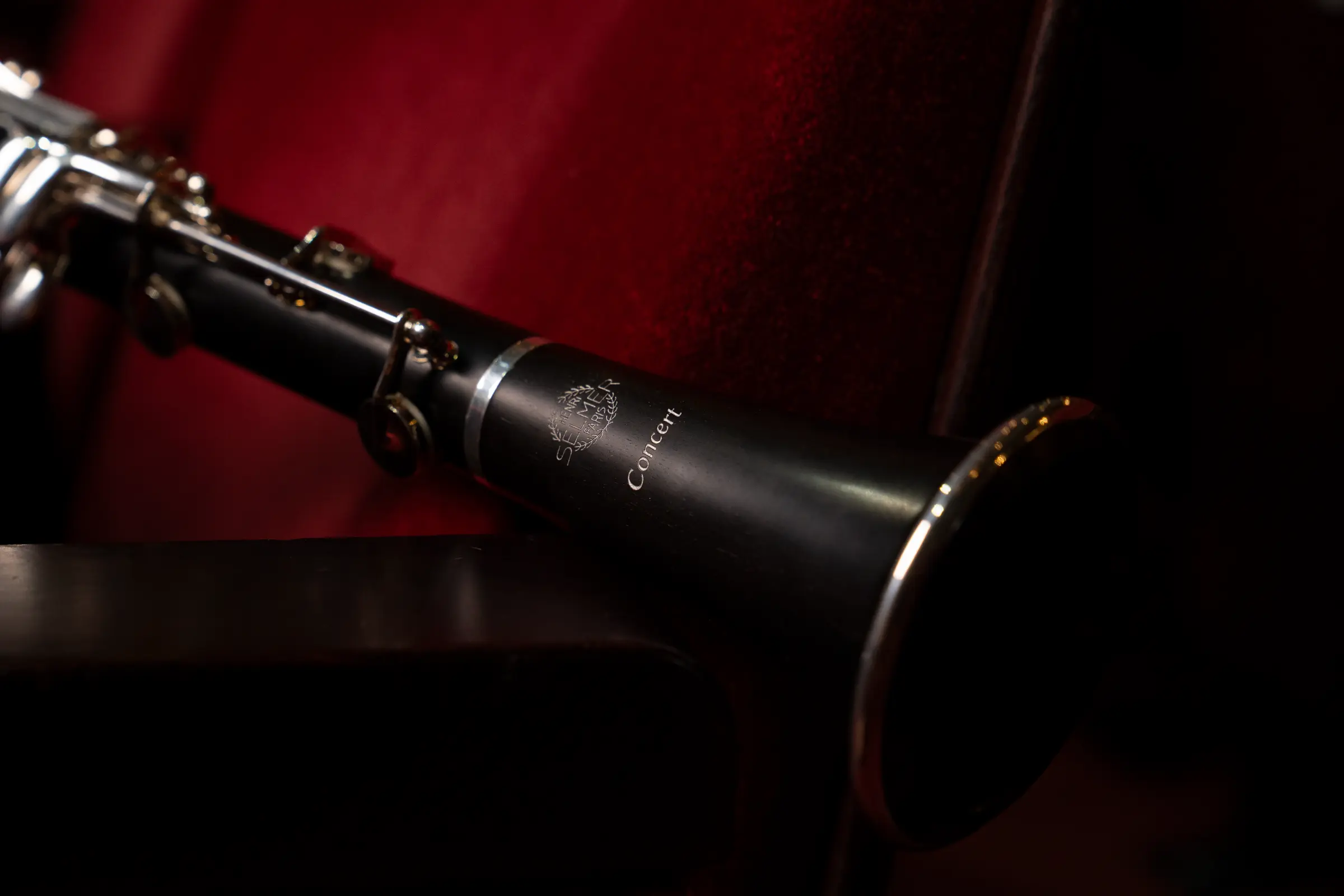 B16PROLOGUE2C Henry Selmer Paris Advanced Clarinet - zoomed in